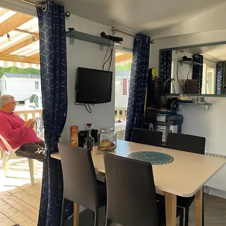 Kemping Mobil-home 177 *